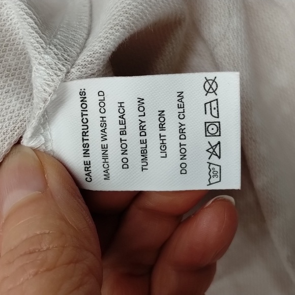 Unbranded tan/white with sequins sleeve medium top with tags - Picture 9 of 9